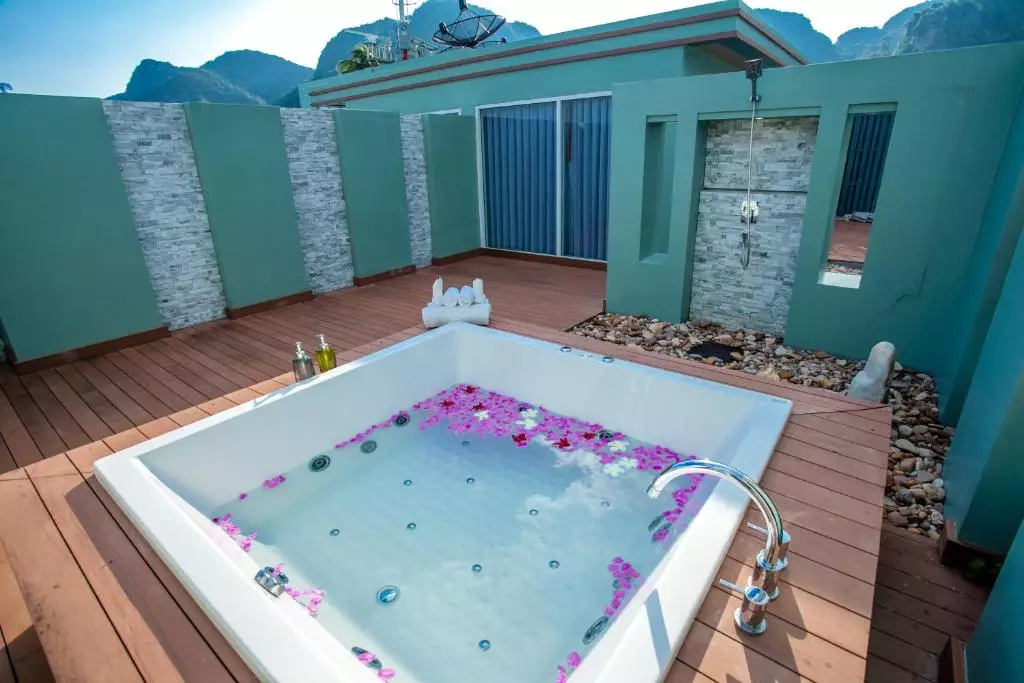 Phi Phi Harbour View Hotel